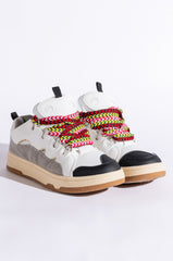 AKIRA ECLIPSE FLAT SNEAKER IN WHITE