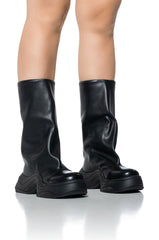 AZALEA WANG CHADWICK FLATFORM BUCKET BOOT IN BLACK
