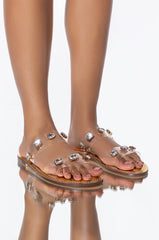 AZALEA WANG DO IT RIGHT FLAT SANDAL IN GOLD