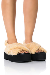 AZALEA WANG HANNAH FUR FLATFORM SANDAL IN NUDE
