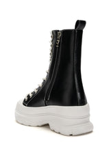 AZALEA WANG SOUTH FLATFORM SNEAKER IN BLACK MULTI