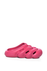 AZALEA WANG RUMBLE RUBBER FLAT SANDAL IN PINK