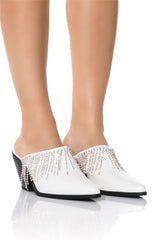 AZALEA WANG SPIRIT SLIP ON CLOG IN WHITE