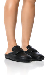 AZALEA WANG THORTON FLAT SLIDE IN BLACK