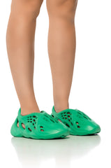 SUPERBASS FLATFORM SNEAKER IN GREEN