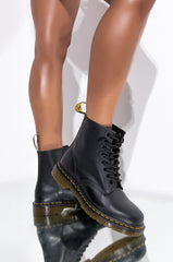 DR MARTEN 1490 SMOOTH BOOT