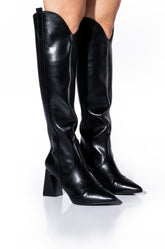 POSTED BLACK KNEE HIGH BOOT