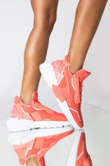 PUMA PROVOKE XT UNTAMED FLORAL SNEAKER