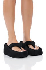 VERONICA BASIC FLATFORM FLIP FLOP SANDAL IN BLACK