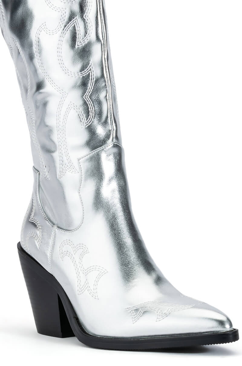 AZALEA WANG MIMI METALLIC WESTERN BOOT IN SILVER