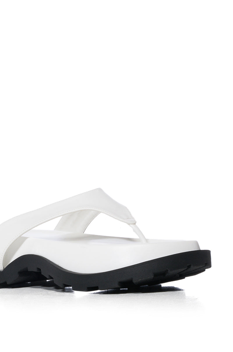 AZALEA WANG LIV FLIP FLOP SANDAL IN WHITE