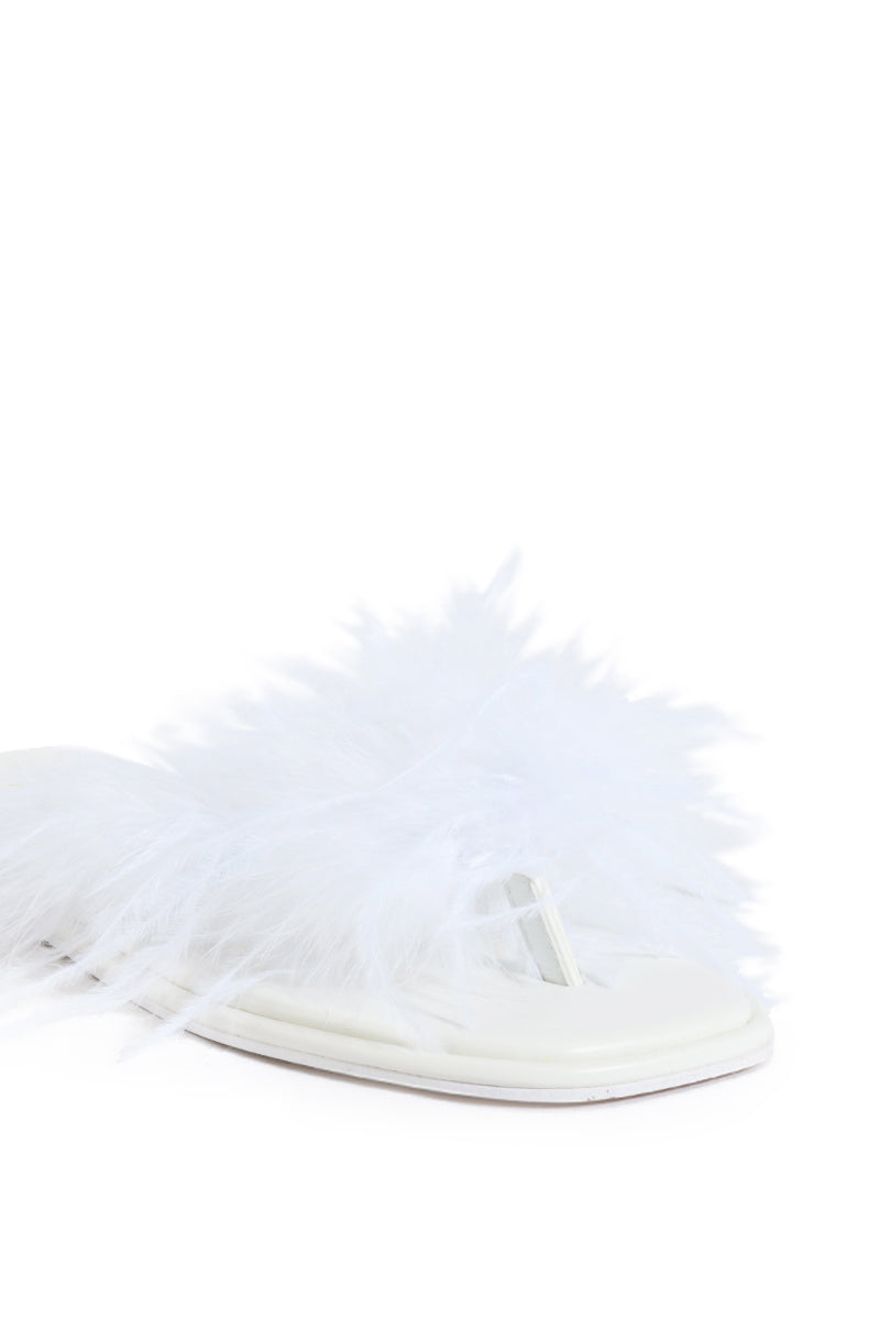 AZALEA WANG PAMMY FEATHER FLAT SANDAL IN WHITE