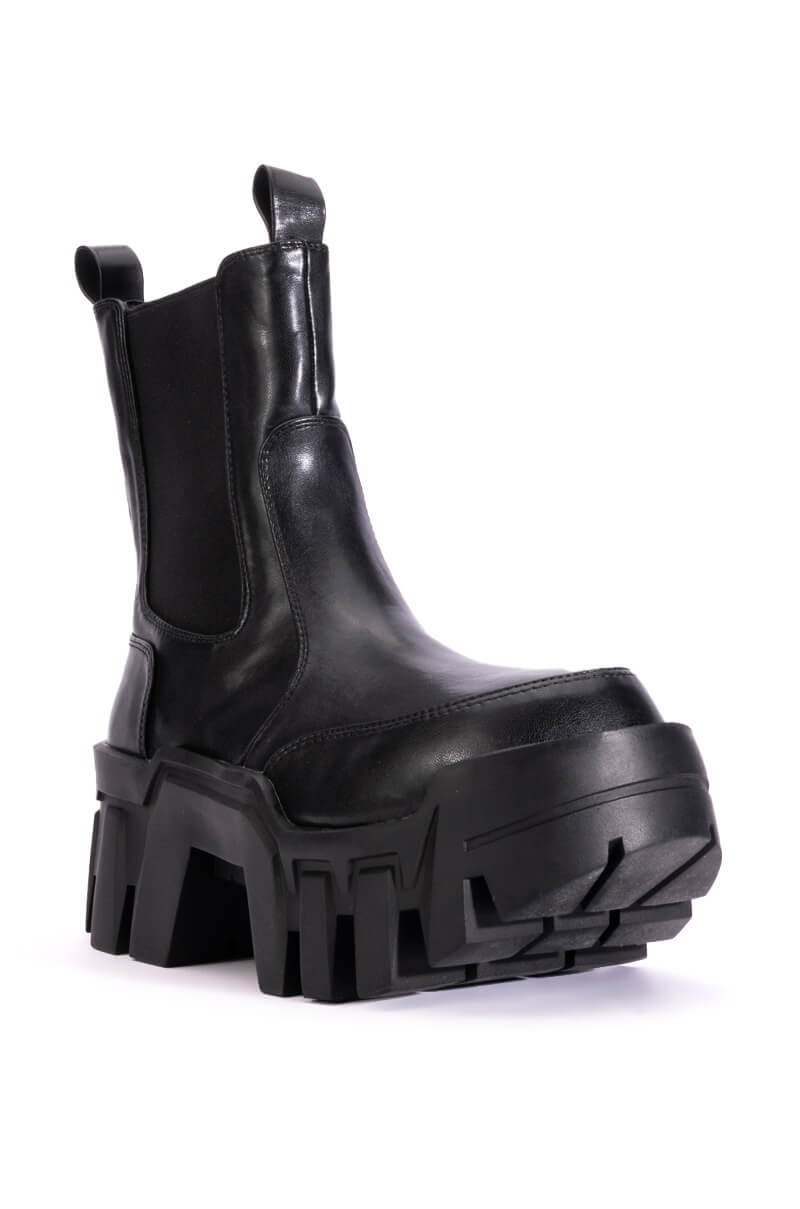 AZALEA WANG KELIANNA CHUNKY BOOT IN BLACK