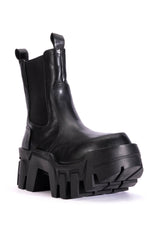AZALEA WANG KELIANNA CHUNKY BOOT IN BLACK