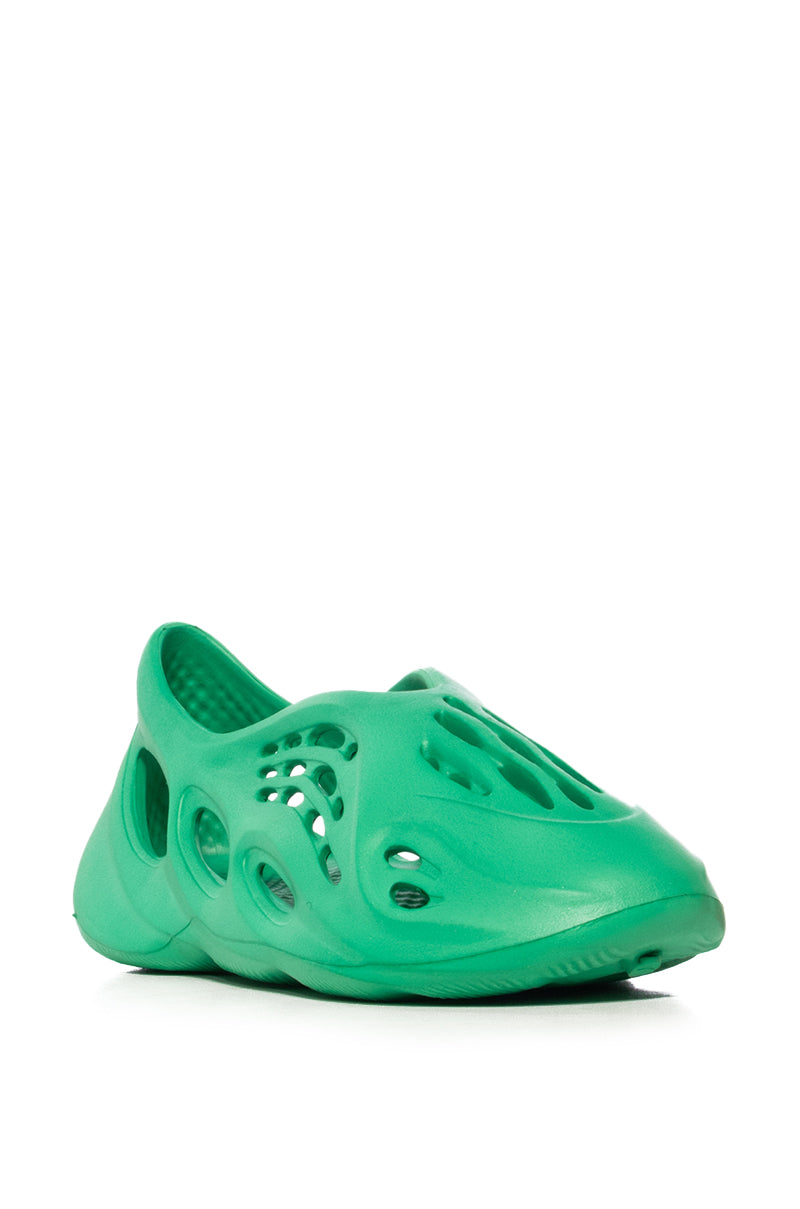 SUPERBASS FLATFORM SNEAKER IN GREEN