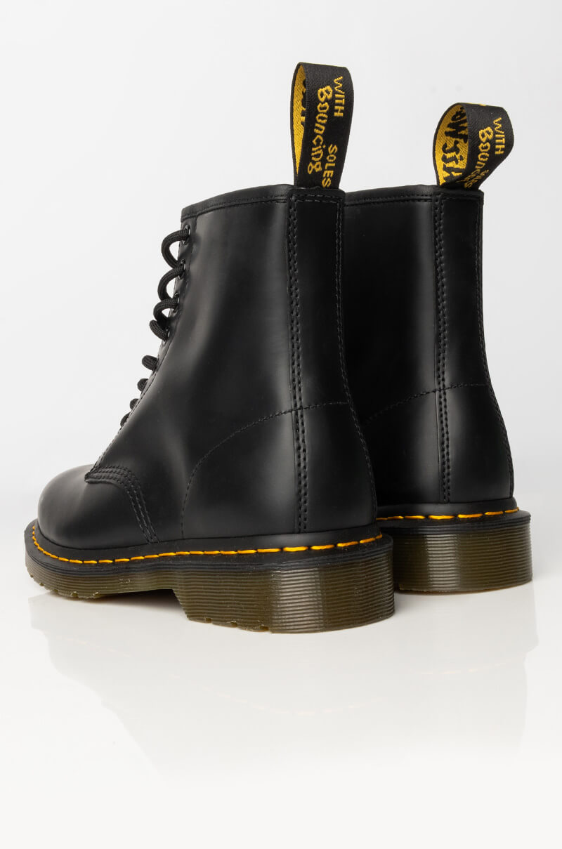 DR MARTEN 1490 SMOOTH BOOT