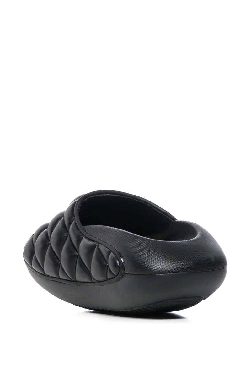 EGOMAR QUILTED DESIGN SLIP ON SANDAL IN BLACK