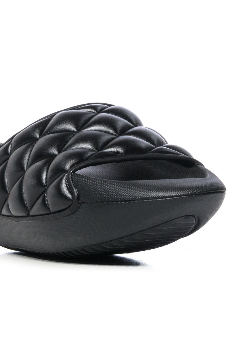 EGOMAR QUILTED DESIGN SLIP ON SANDAL IN BLACK