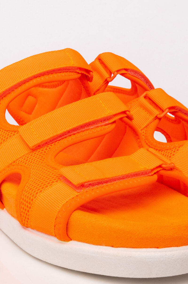 LET'S RIDE FLATFORM SANDAL