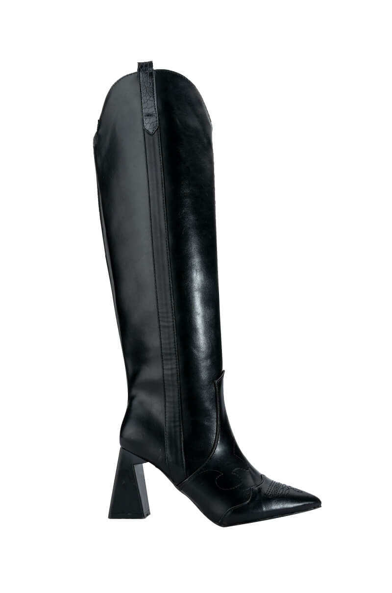 POSTED BLACK KNEE HIGH BOOT